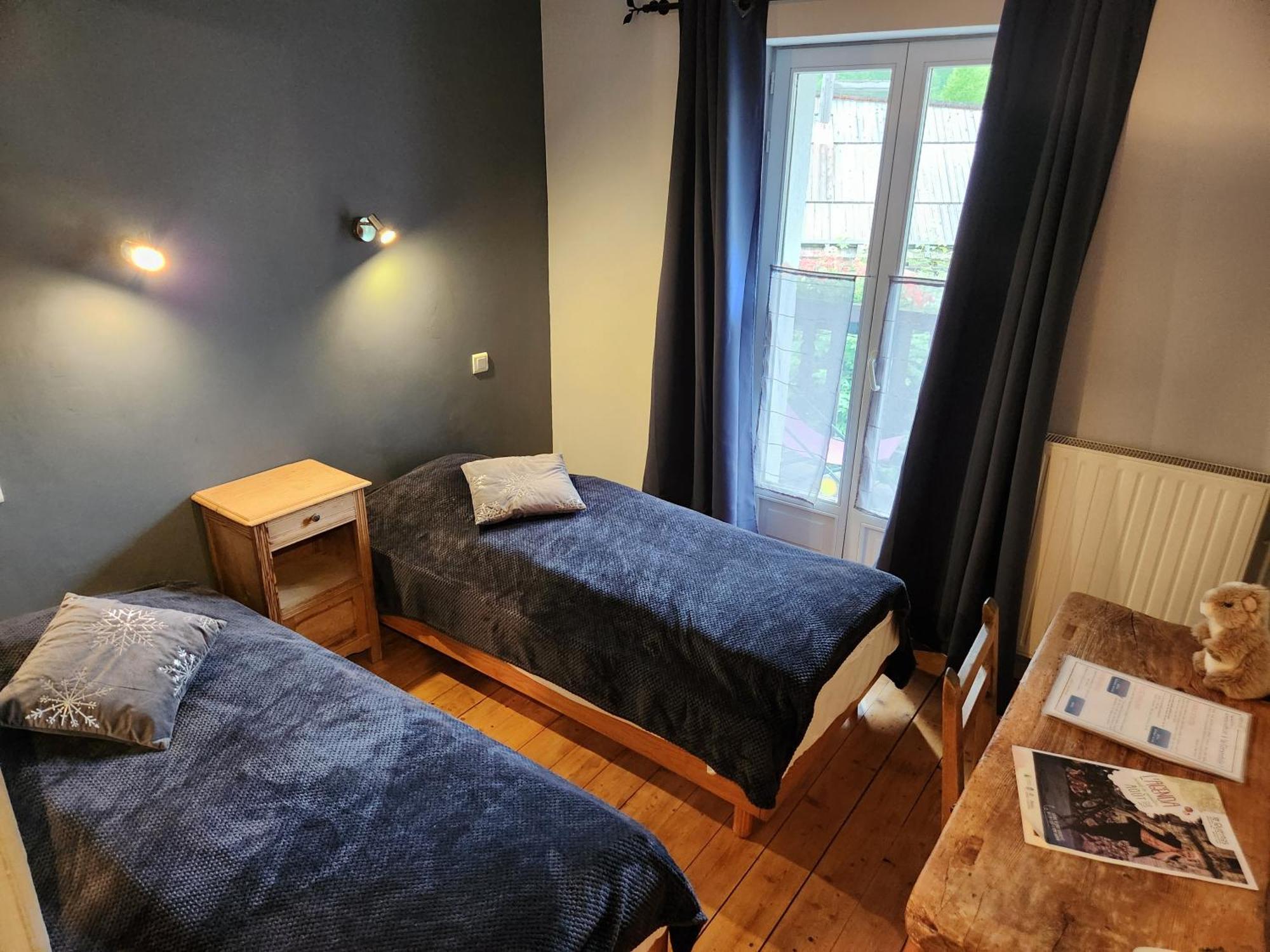 La Girandole Chambre D'Hotes Et Location D'Appartement Арв'є Екстер'єр фото
